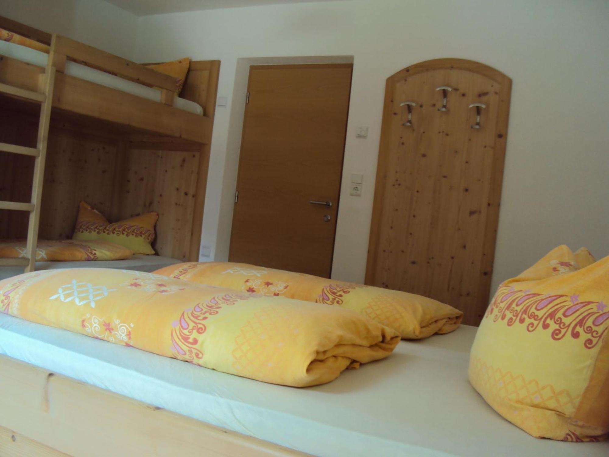Haus Fliri Ξενοδοχείο Curon Venosta Δωμάτιο φωτογραφία