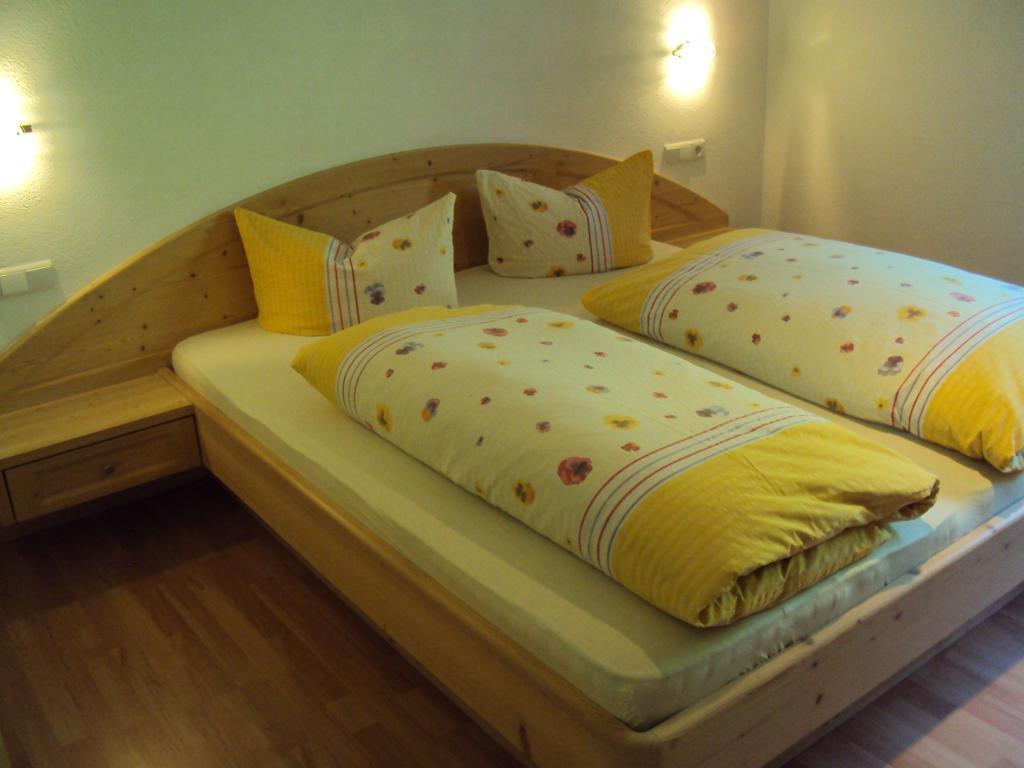 Haus Fliri Ξενοδοχείο Curon Venosta Δωμάτιο φωτογραφία